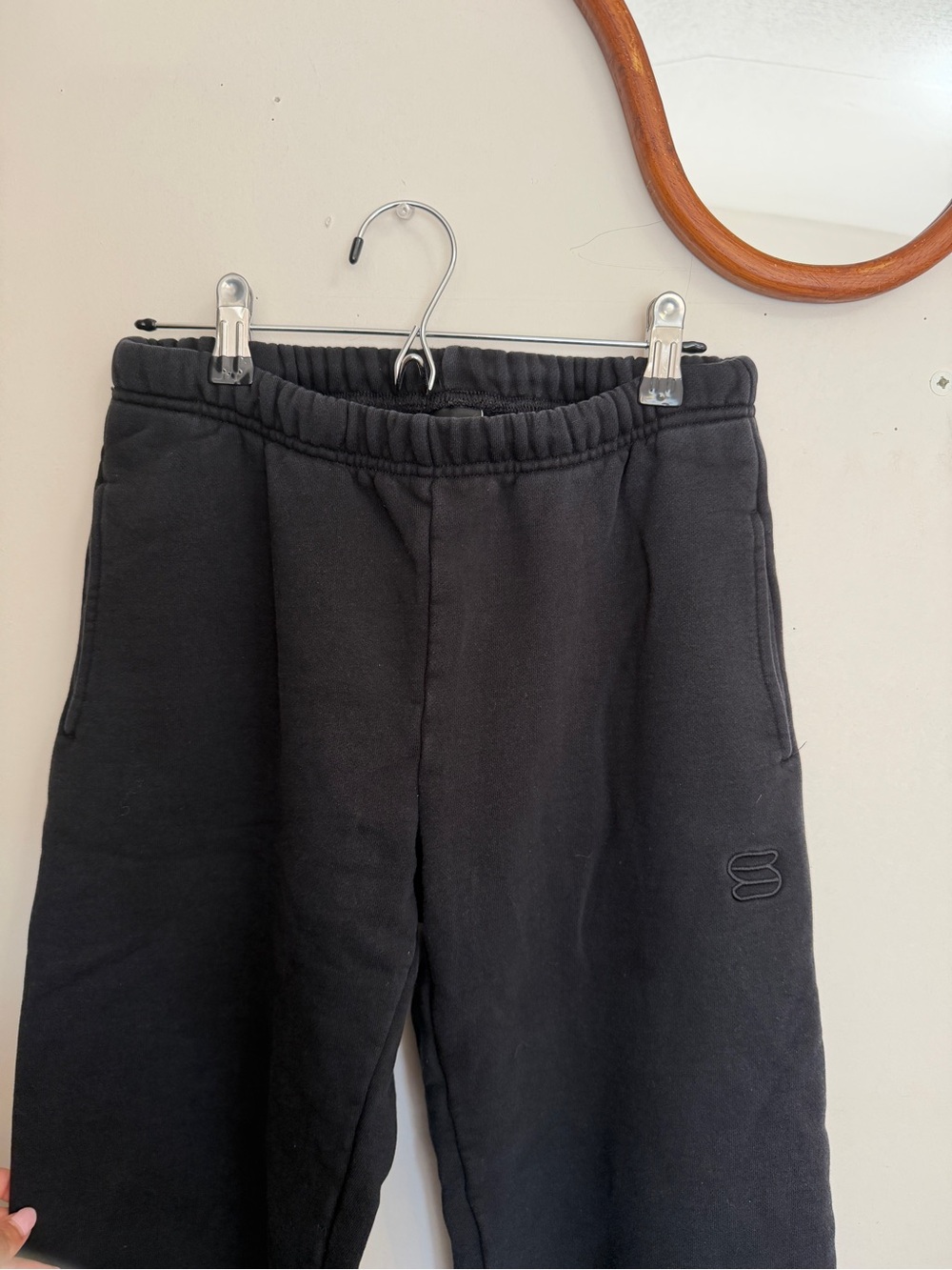 Aritzia Superworld Black Sweatpant Joggers - Picture 5 of 5